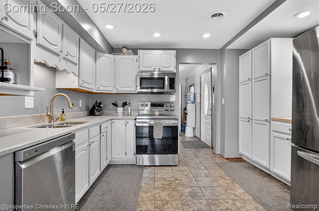 9696 Elizabeth Lake Road, White Lake, MI — Photo 13