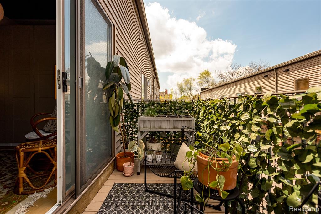 74 W BETHUNE Street, Detroit, MI 48202 — Photo 36
