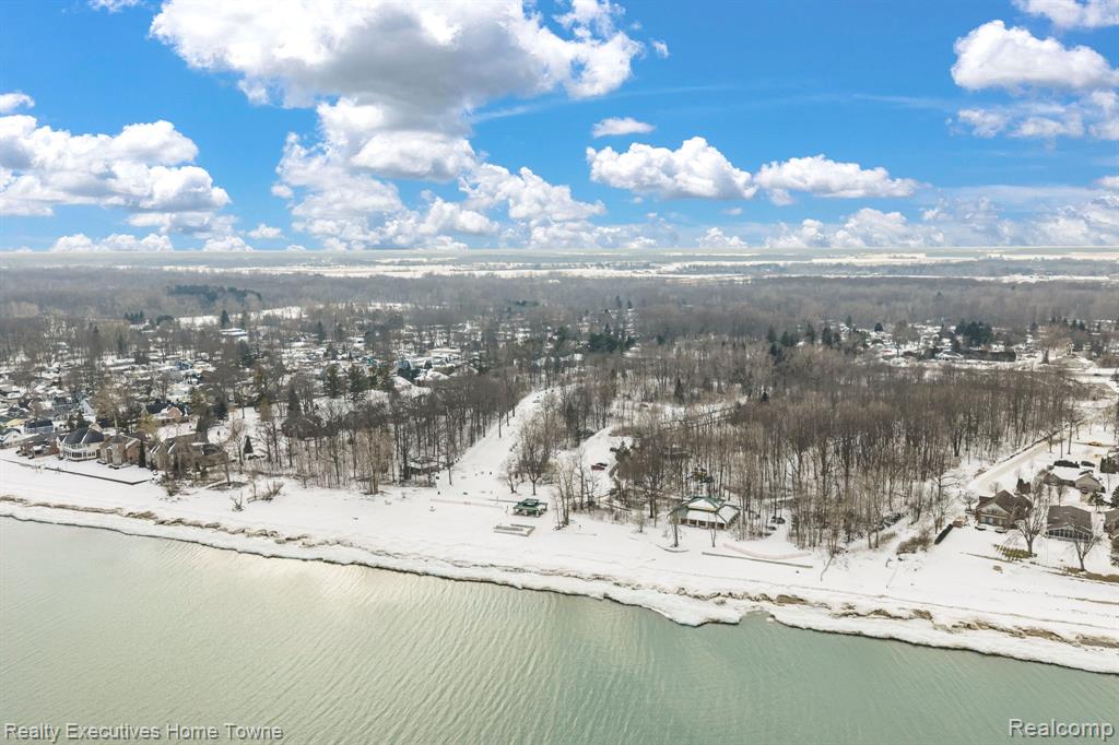 5851 Lakeshore Road, Fort Gratiot, MI 48059 — Photo 43