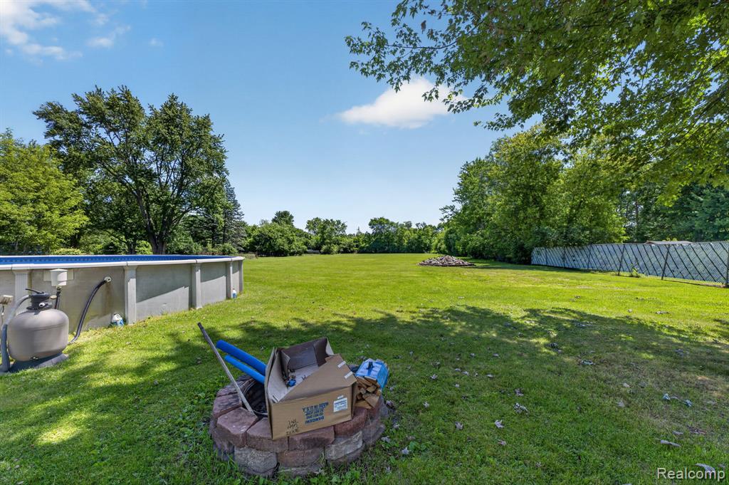 5233 Torrey Road, Flint, MI 48507 — Photo 35