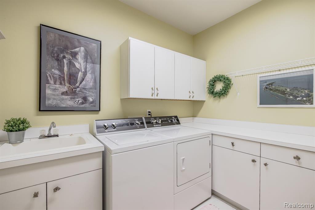 7252 Autumn Hill Drive, West Bloomfield, MI 48323 — Photo 32
