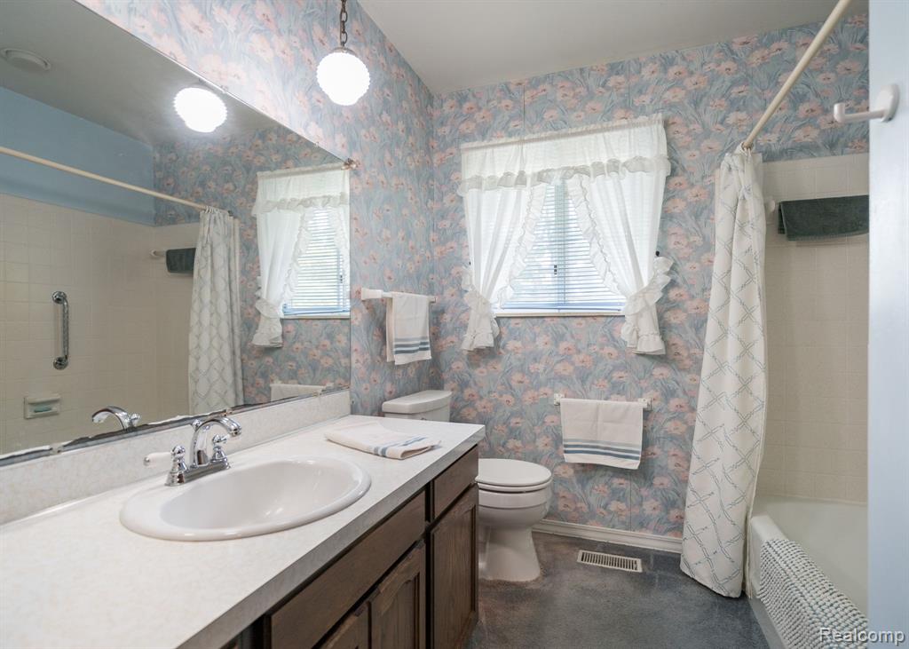 6157 Coventry Drive, Swartz Creek, MI 48473 — Photo 19