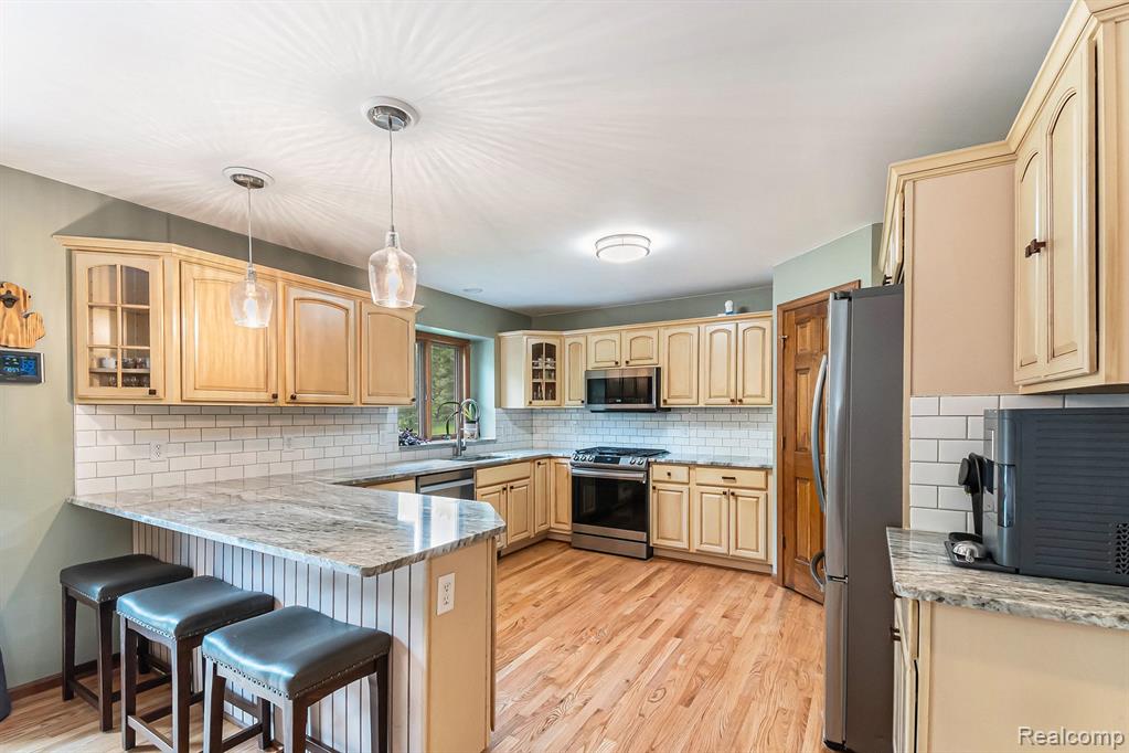 4024 AUSTIN Court, Lapeer, MI 48446 — Photo 5