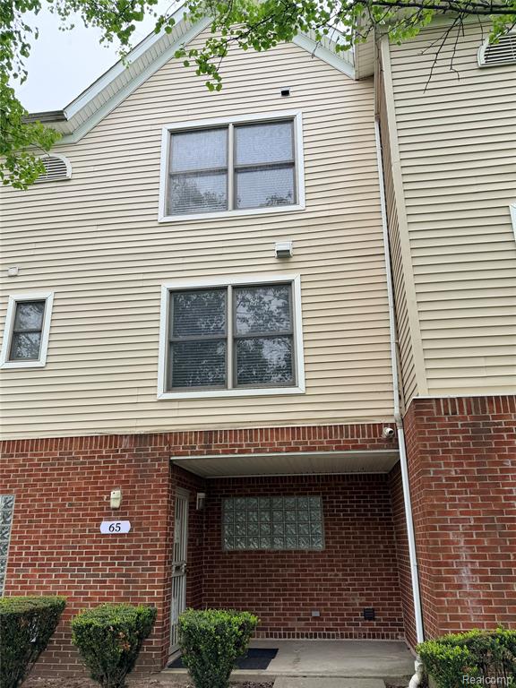 65 W Euclid Street - Photo 2