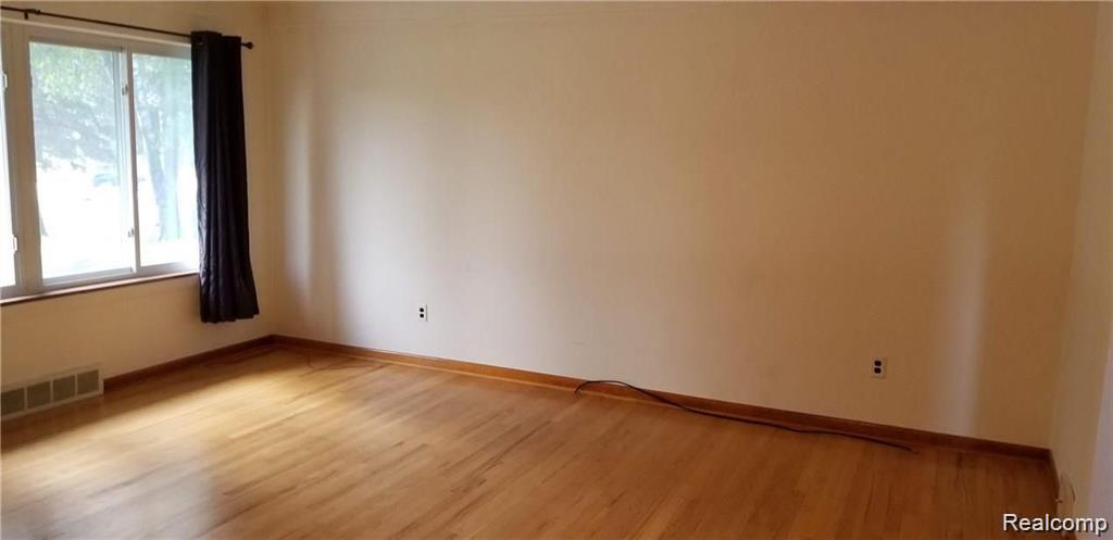 6119 ROCHESTER Road, Troy, MI 48085 — Photo 7