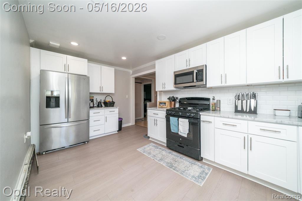 21001 Parker Street, Farmington, MI 48336 — Photo 8