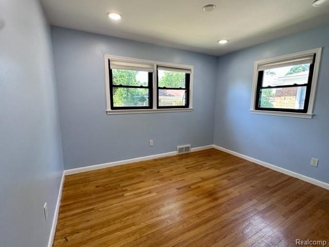 8429 Whitefield Street, Dearborn Heights, MI 48127 — Photo 14