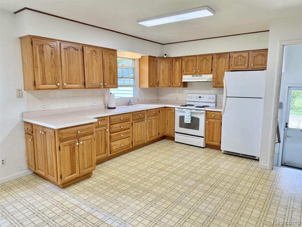 11495 E Richfield Road, Davison, MI 48423 — Photo 10