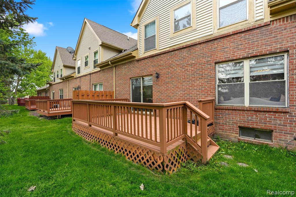4212 April Lane, Sterling Heights, MI 48310 — Photo 45
