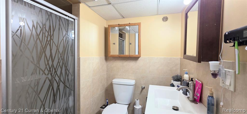 7701 APPOLINE Street, Dearborn, MI 48126 — Photo 35