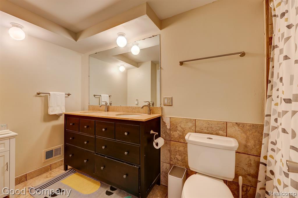 28660 LOWELL N, Southfield, MI 48076 — Photo 26