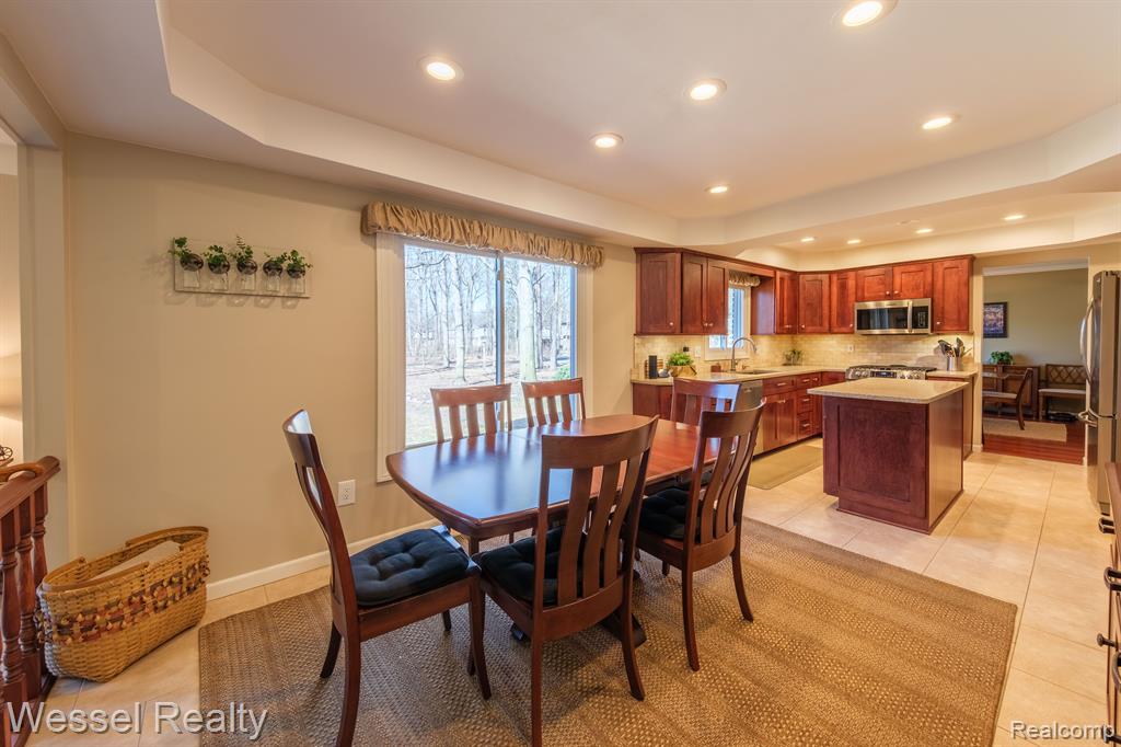 47829 BEN FRANKLIN Drive, Shelby Twp, MI 48315 — Photo 10