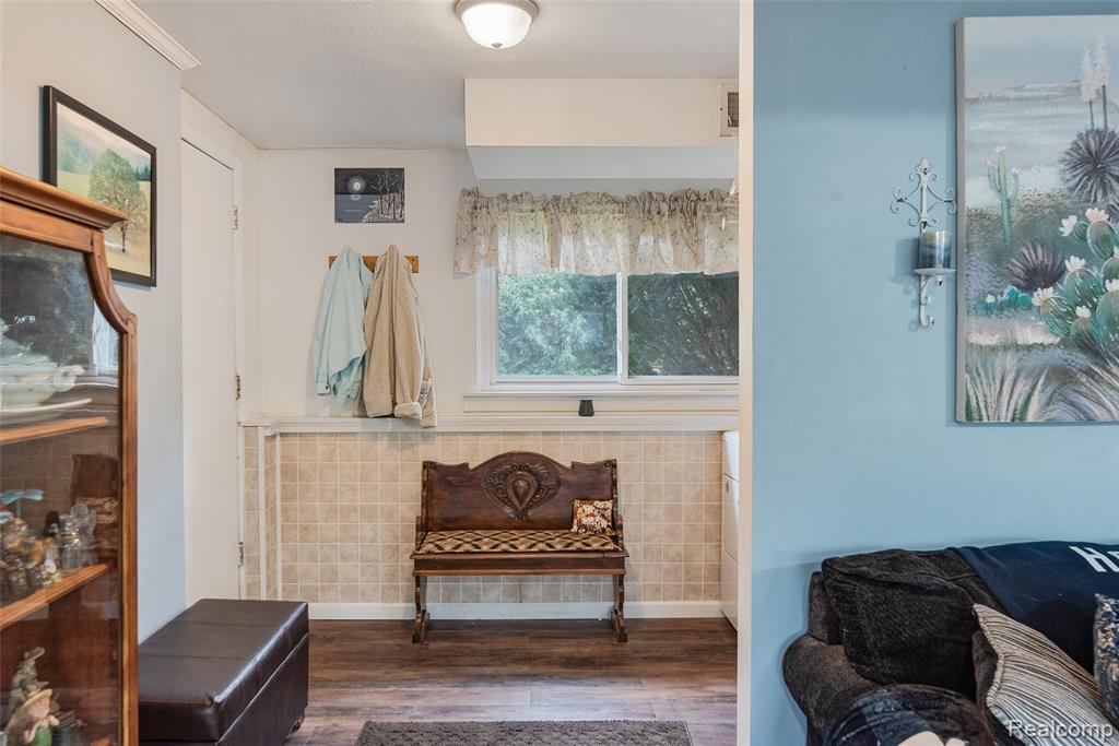 4245 Bunker Avenue, West Bloomfield, MI 48323 — Photo 23