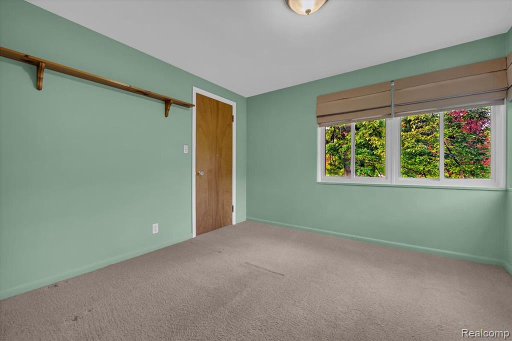 1076 Stratford Lane, Bloomfield Hills, MI 48304 — Photo 17