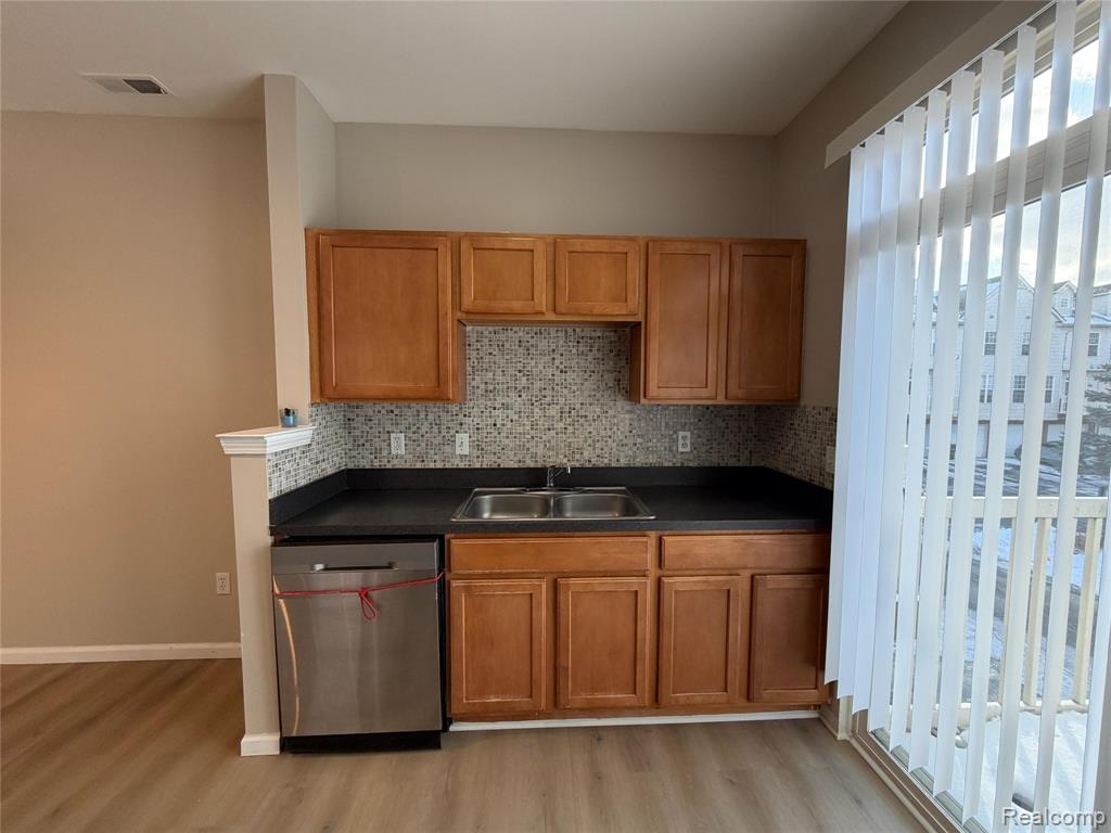 575 Summerfield Drive, Westland, MI — Photo 10