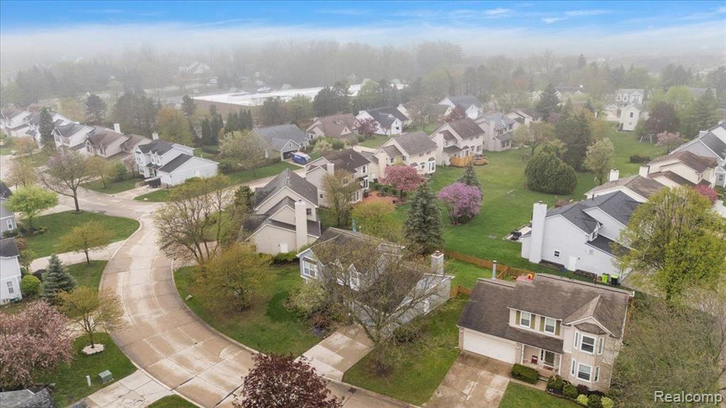 47235 SCARLET Drive S, Novi, MI — Photo 51
