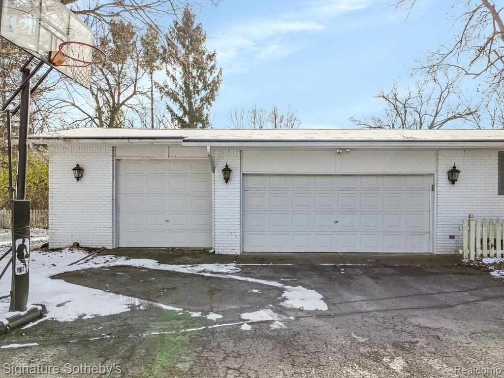 4250 CRESTLINE Drive, Ann Arbor, MI 48103 — Photo 3