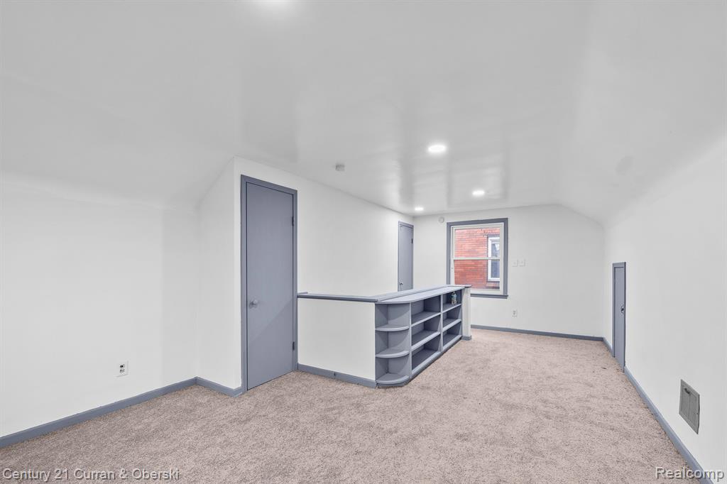 8841 WHITCOMB Street, Detroit, MI 48228 — Photo 12