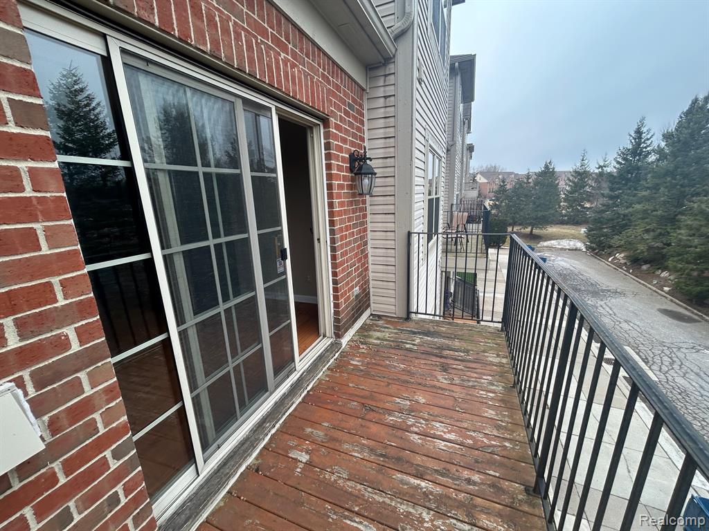 39460 SPRINGWATER Drive, Northville, MI — Photo 9