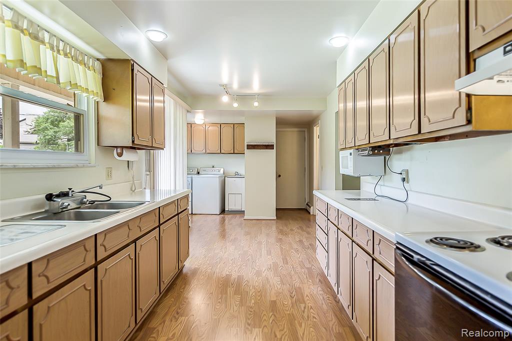 1165 Camelot Drive, Pinckney, MI 48169 — Photo 5