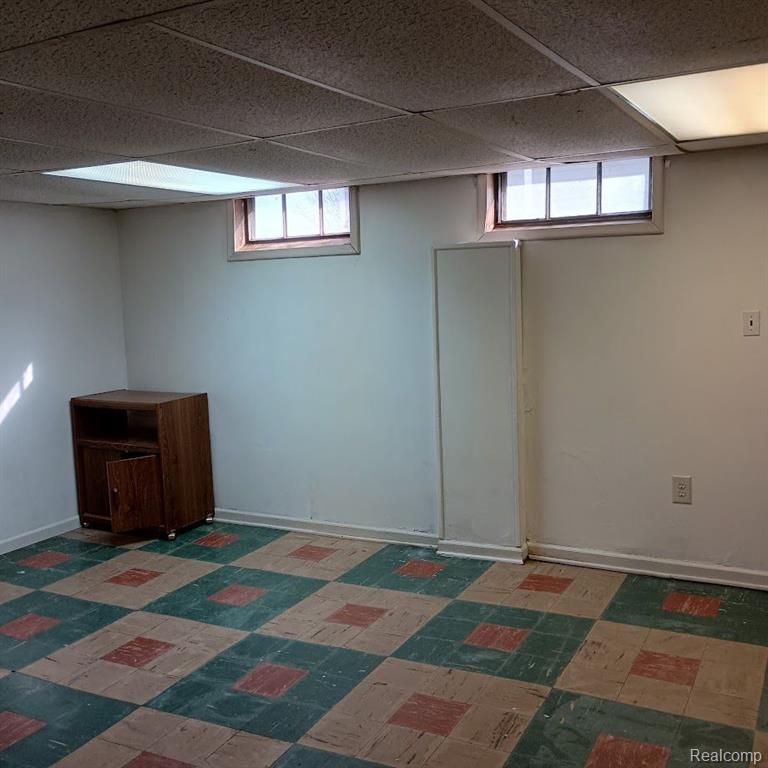 6890 MAYFAIR Street, Taylor, MI 48180 — Photo 9