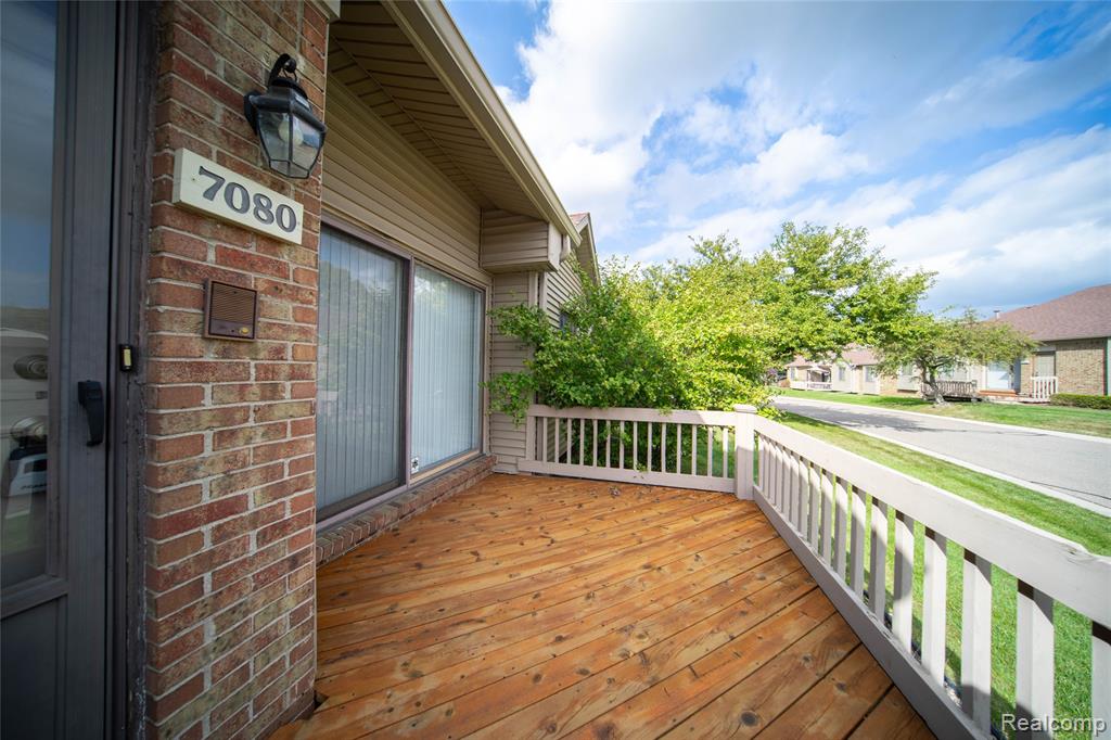7080 Elmhurst, West Bloomfield, MI — Photo 2