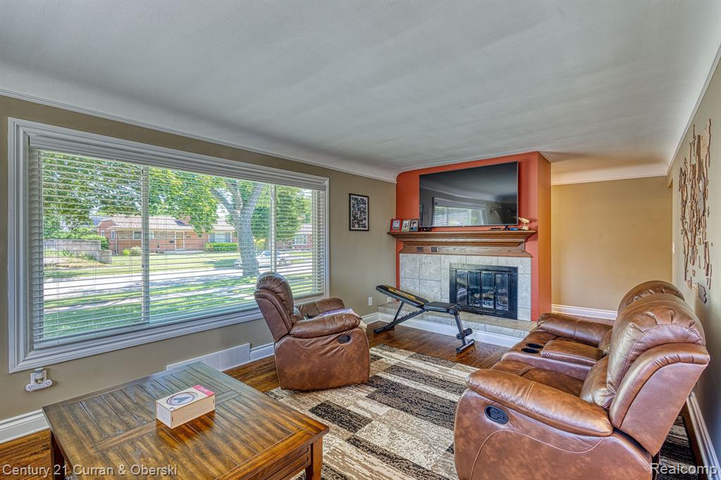 8943 ROSLYN Street, Livonia, MI 48150 — Photo 5