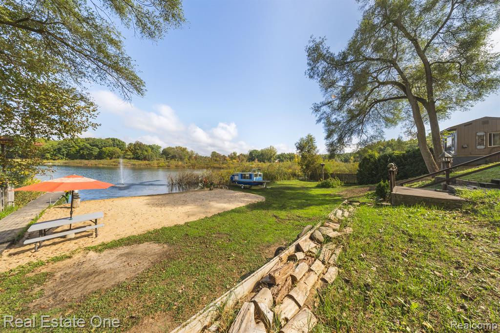 200 E CANYON Drive, Milford, MI 48380 — Photo 60