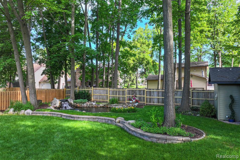 5327 Olde Saybrooke Road, Grand Blanc, MI 48439 — Photo 33