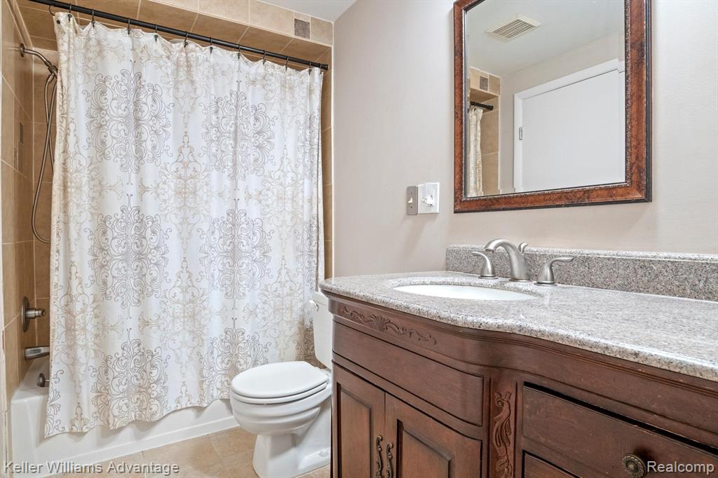 28663 LOWELL N, Southfield, MI 48076 — Photo 14