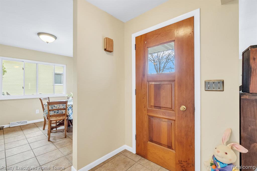 3126 Elk Street, Port Huron, MI 48060 — Photo 2