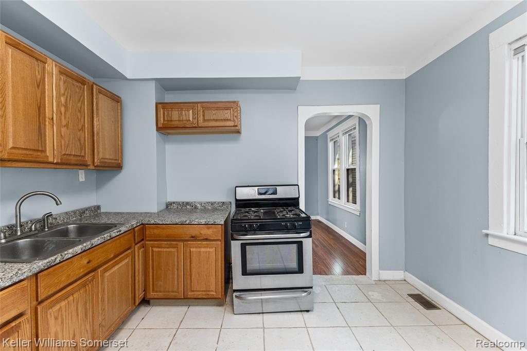 17167 Hasse Street, Hamtramck, MI 48212 — Photo 19