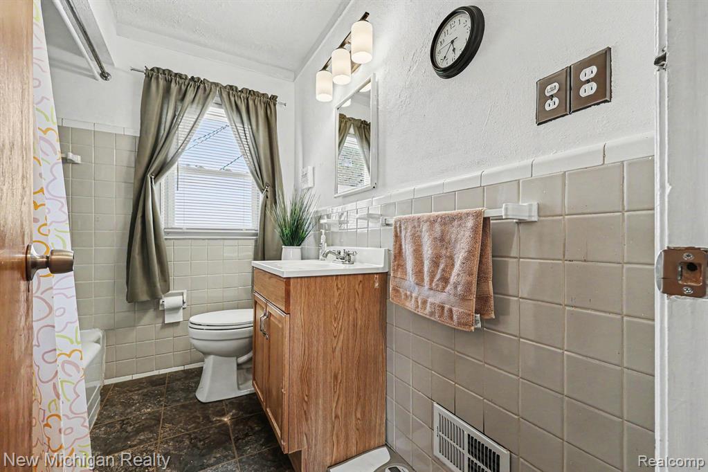 1664 11 Mile Road, Berkley, MI 48072 — Photo 14