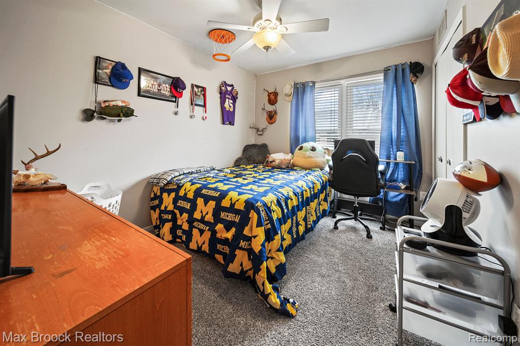 8673 EDGEWATER Lane, Warren, MI 48093 — Photo 9