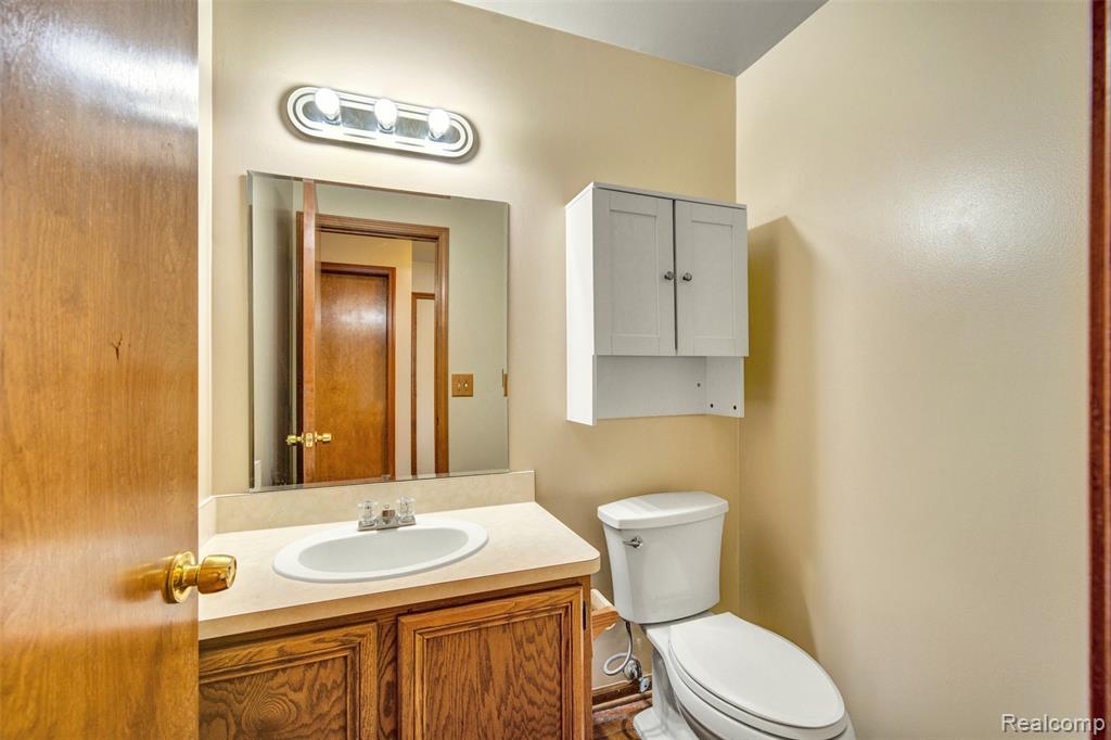 6942 Norton Drive, Troy, MI 48085 — Photo 18