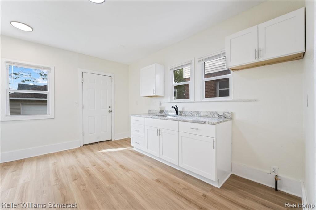 2633 Burlingame Street, Detroit, MI 48206 — Photo 15