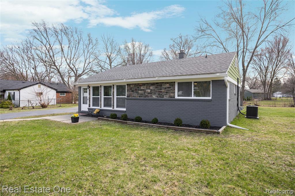 4913 Rioview Drive, Clarkston, MI — Photo 43