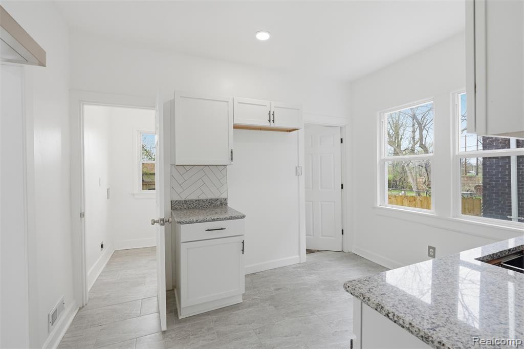 725 Lakewood Street, Detroit, MI 48215 — Photo 12