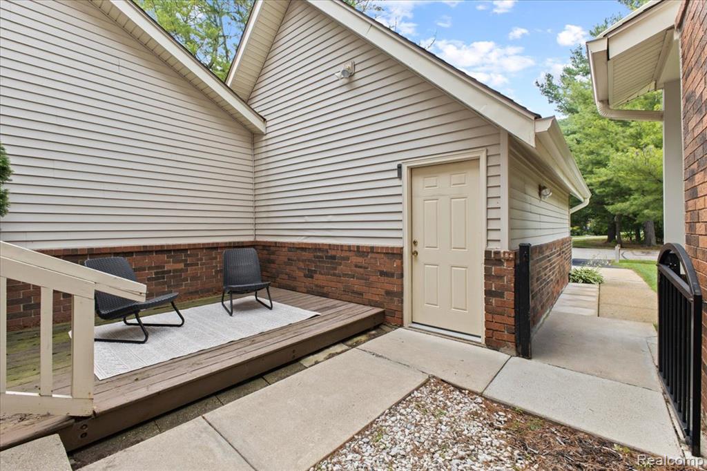 9099 Bavarian Way, Clarkston, MI 48348 — Photo 4