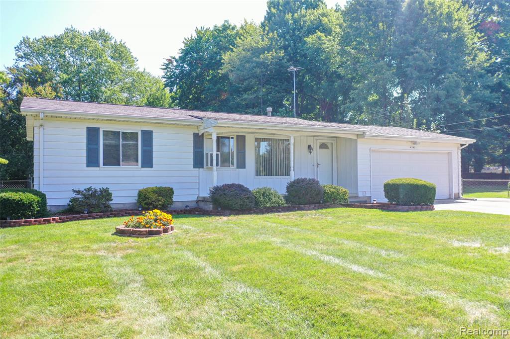 4243 Moulton Drive, Flint, MI 48507 — Photo 6