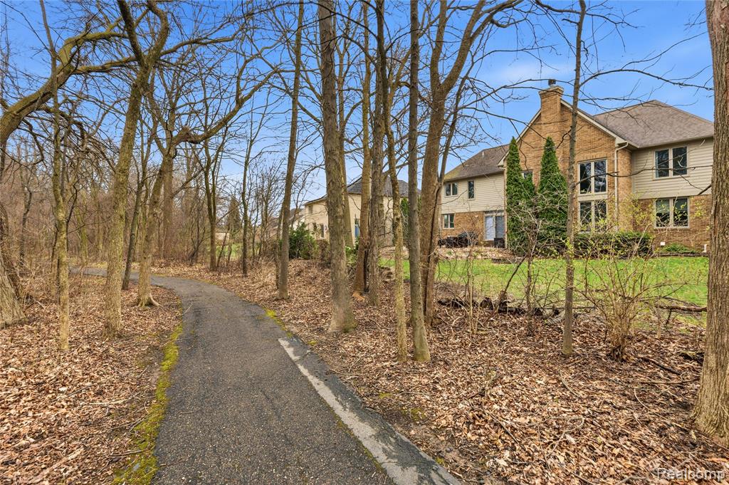54126 Scarboro Way, Shelby Twp, MI 48316 — Photo 55