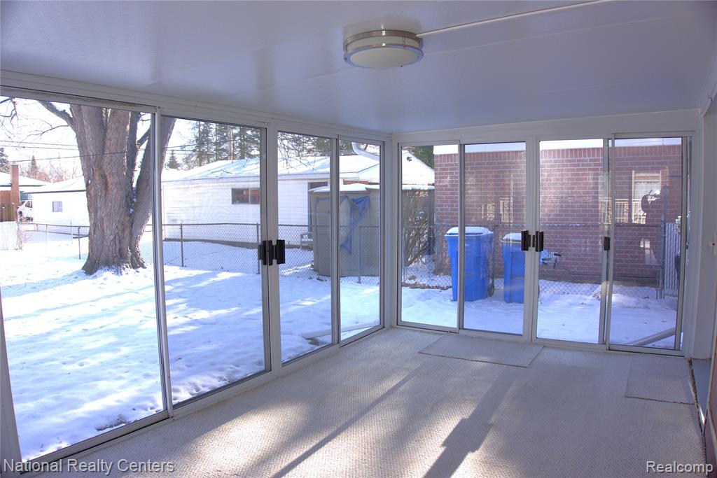 8074 Nightingale Street, Dearborn Heights, MI 48127 — Photo 18