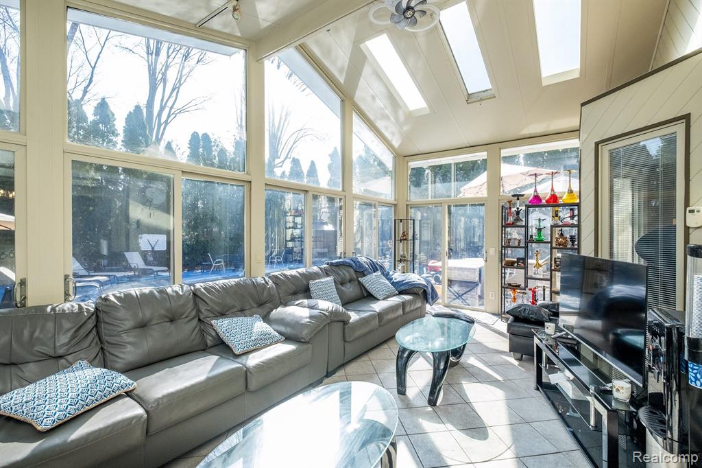 41924 ALDEN Drive, Clinton Twp, MI 48038 — Photo 15