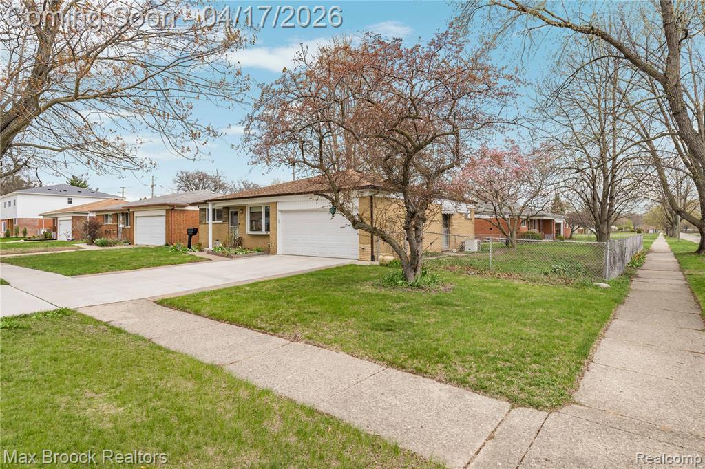 27916 Walker Avenue, Warren, MI 48092 — Photo 32