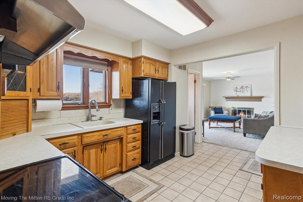 47853 N SHORE Drive, Van Buren, MI 48111 — Photo 13