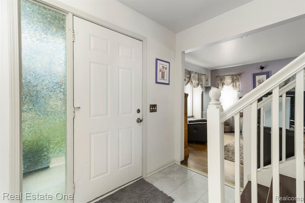 4067 HIGHVIEW, Waterford, MI 48329 — Photo 10