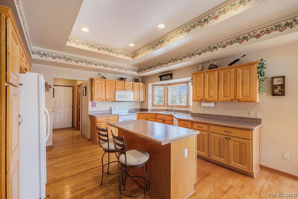 50190 MAGDALINA Drive, Macomb, MI 48044 — Photo 12