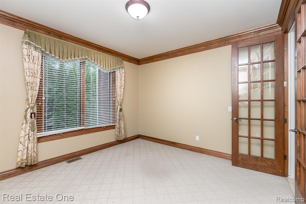 18090 Peninsula Way, Northville, MI 48168 — Photo 50