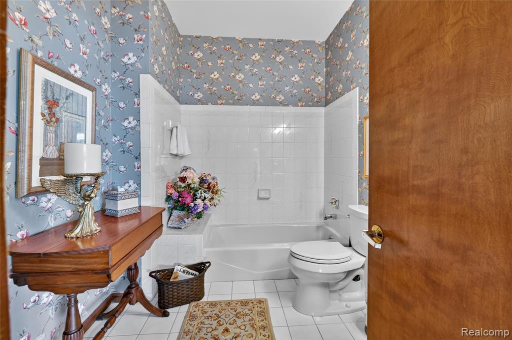 24 Chateaux Du Lac, Fenton, MI 48430 — Photo 34