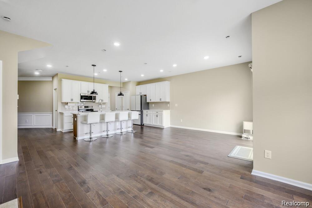 1674 Addison Circle, Walled Lake, MI 48390 — Photo 8